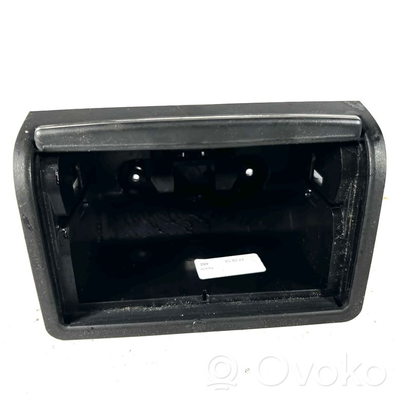 Mantu nodalījums centrālā konsole