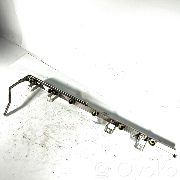 Degvielas maģistrālā caurule