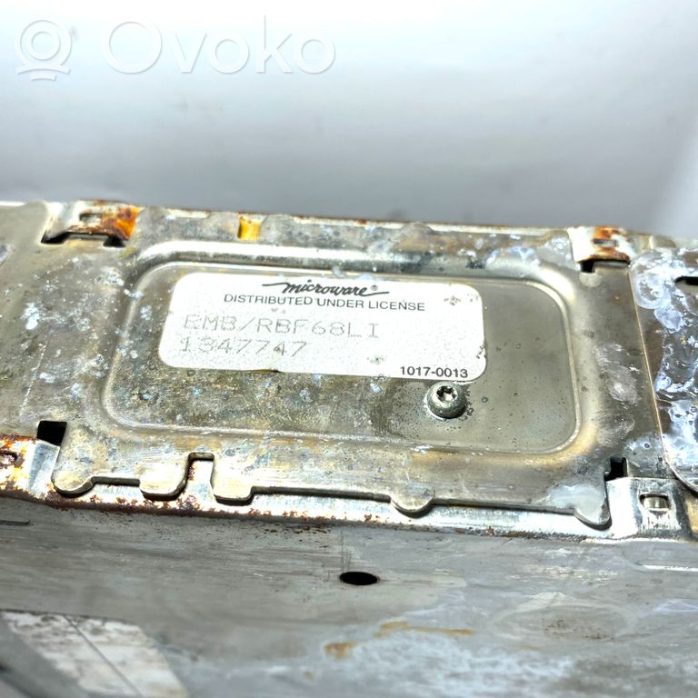 Radio / CD/DVD atskaņotājs / navigācija