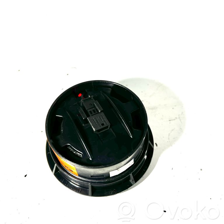 Skaļrunis (-i) priekšējās durvīs