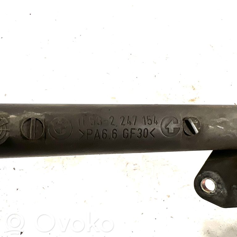 Caurulīte (-es) / šļūtene (-es)