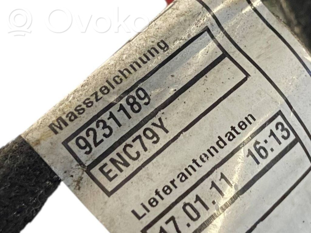 Aizmugurējais lukturis virsbūvē