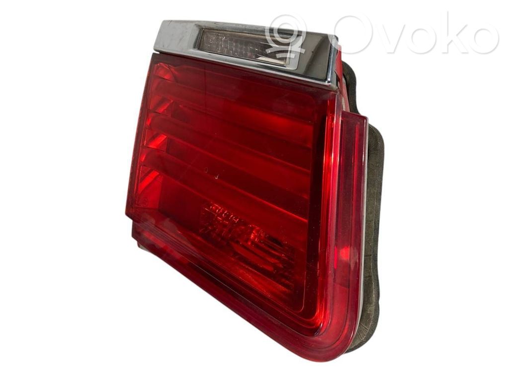 Taillight in the hood