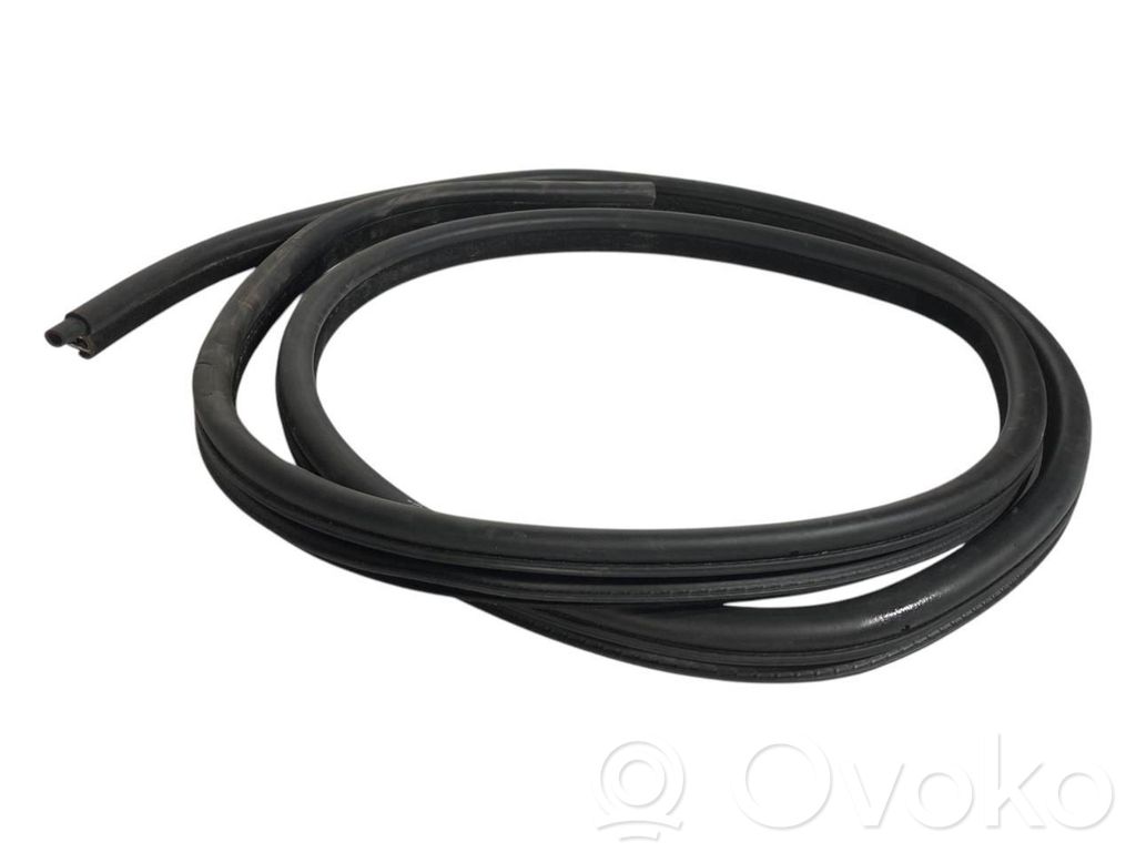 Rear trim rubber (in the body)