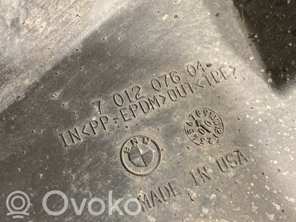 Dzinēja apakšas aizsargs (priekšdaļā)