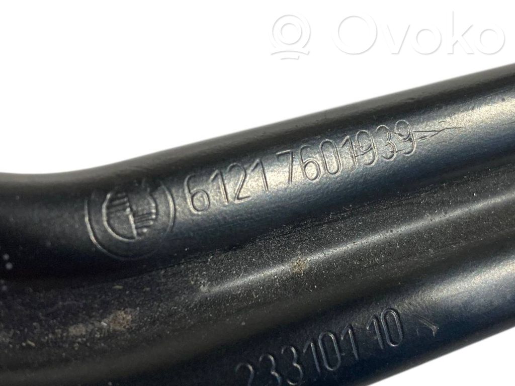 Battery mount