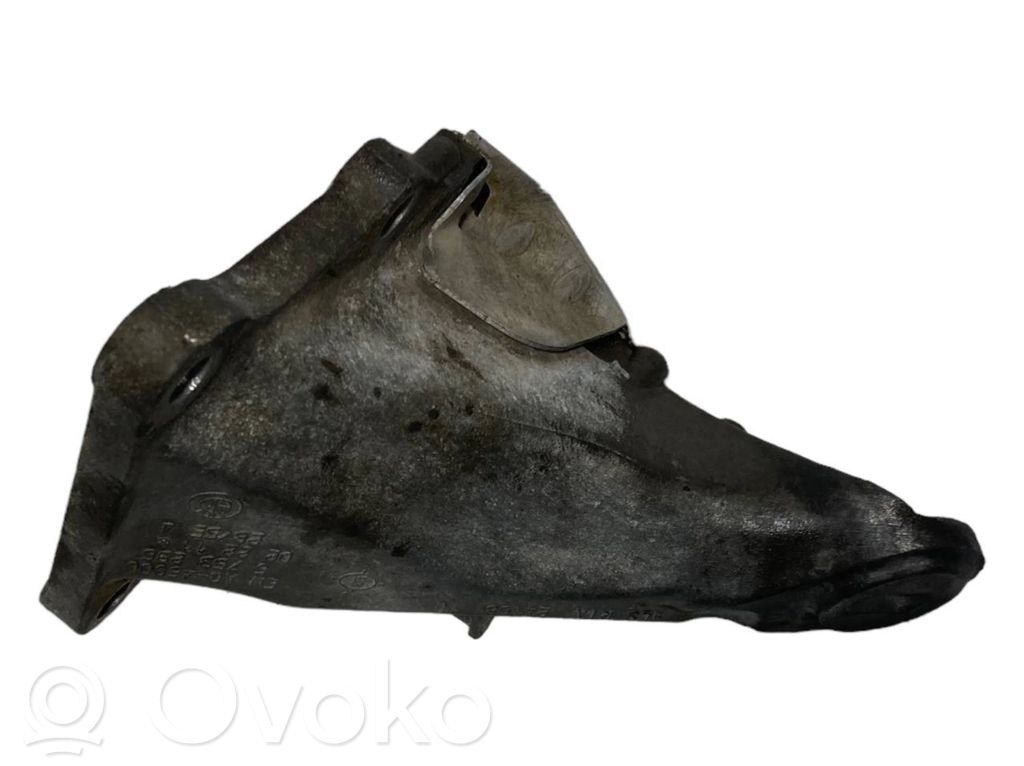 Engine mounting bracket