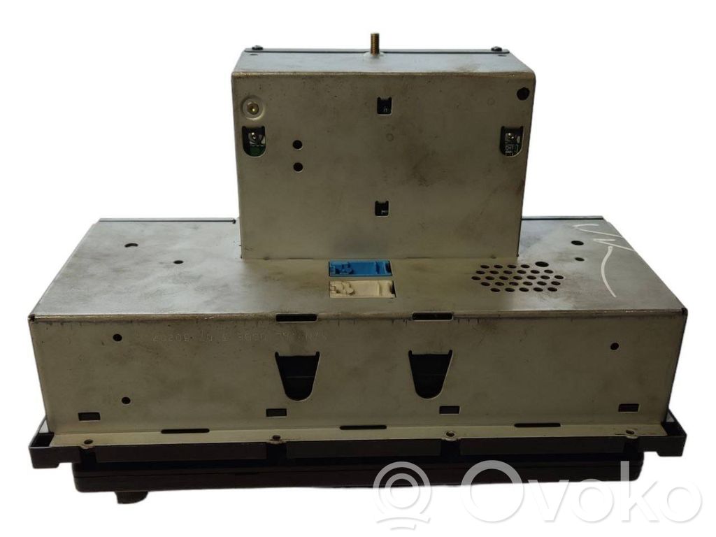 Radio / CD/DVD player / navigation