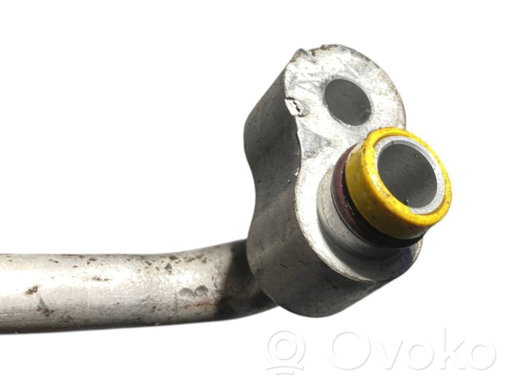 Air conditioner pipe(s) / hose(s)