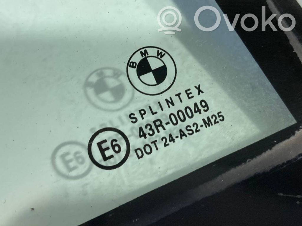 Mazais stikls "A" aizmugurējās durvīs