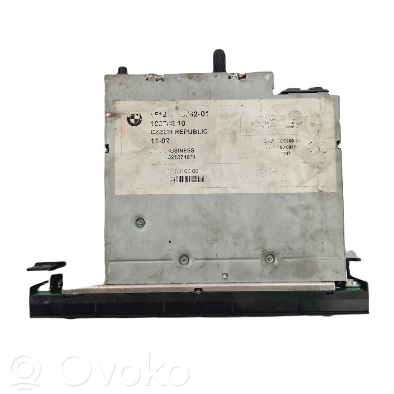 Radio / CD/DVD atskaņotājs / navigācija