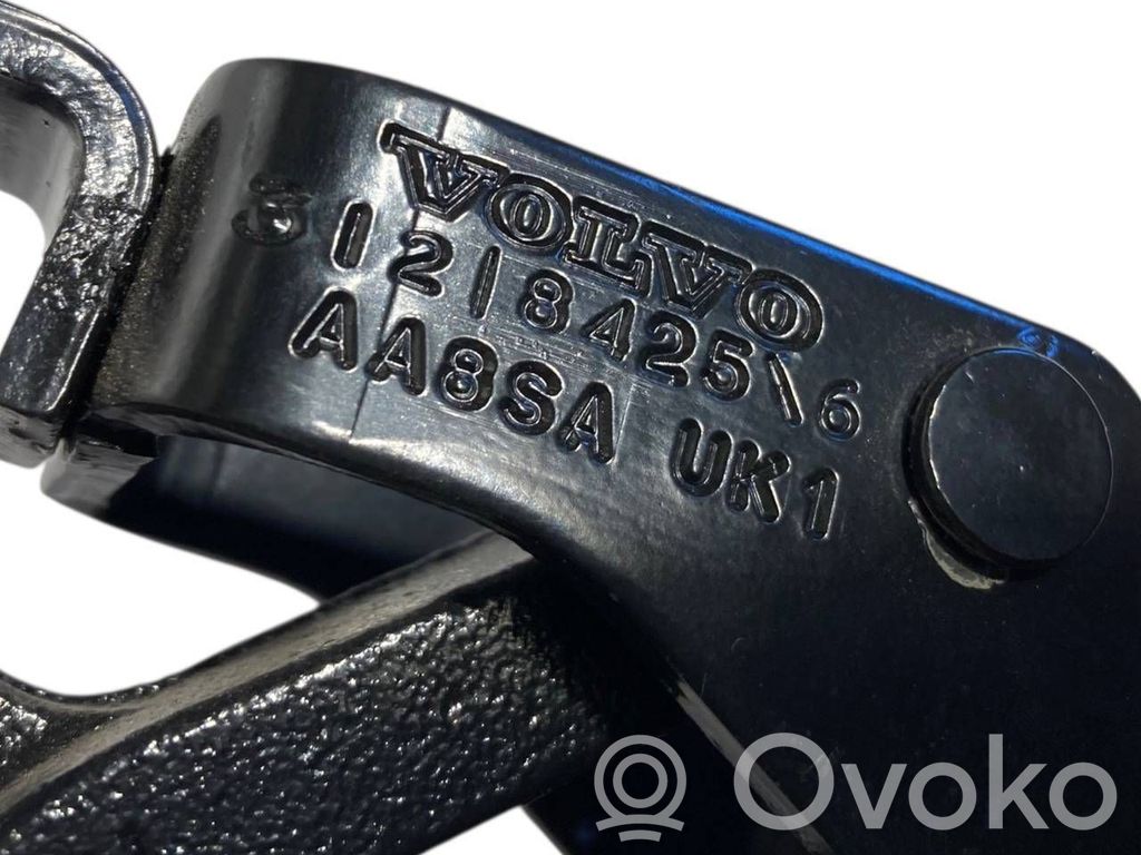 Aizmugurējā pārsega eņģe (-ess)