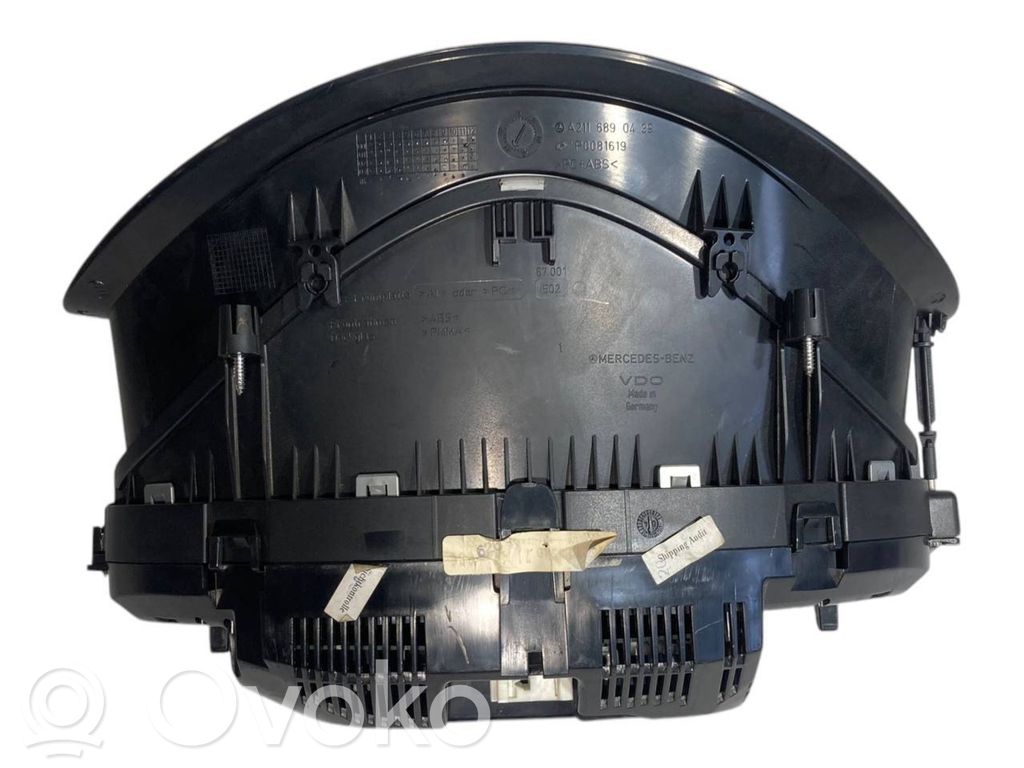 Speedometer (in the instrument panel)