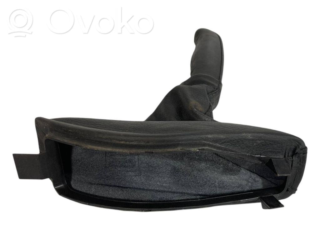 Rokas bremzes dekoratīvā apdare