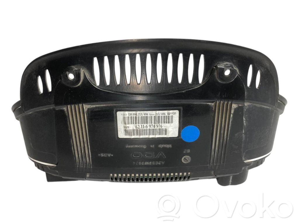 Speedometer (in the instrument panel)