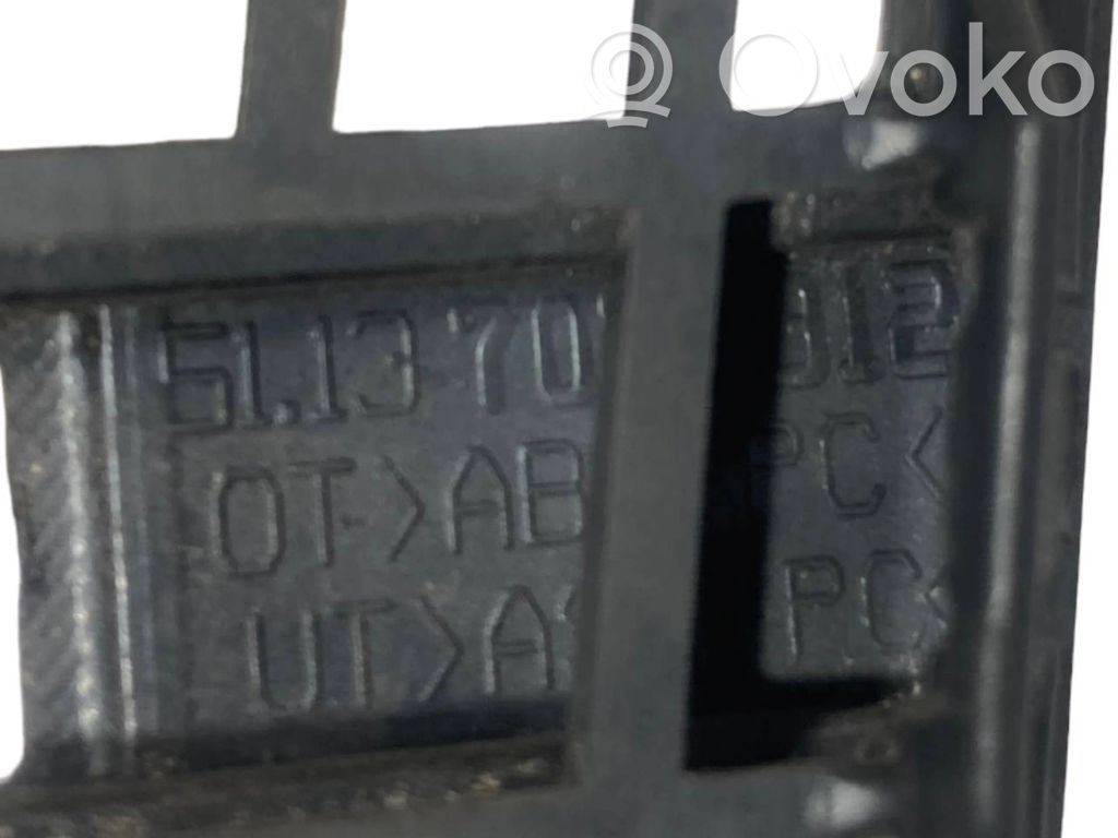 Декоративная решетка капота