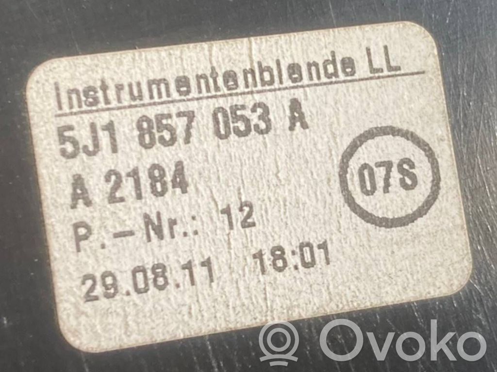 Instrumentu paneļa dekoratīvā apdare