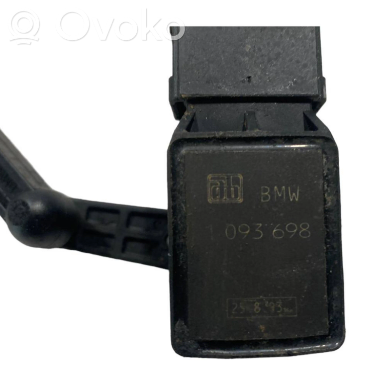 Augstuma sensors (priekšējo lukturu)