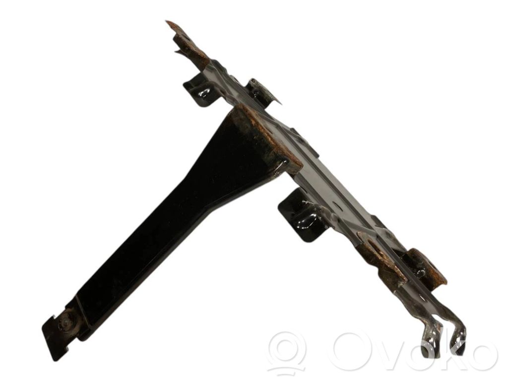 Akumulatora nostiprināšanas pamatne