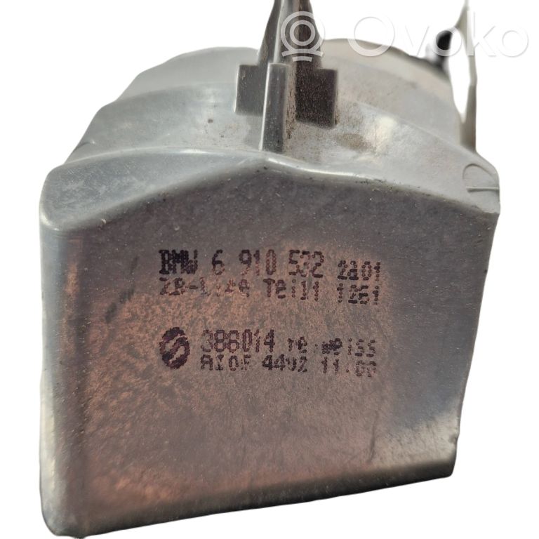 Aizmugurējais lukturis virsbūvē