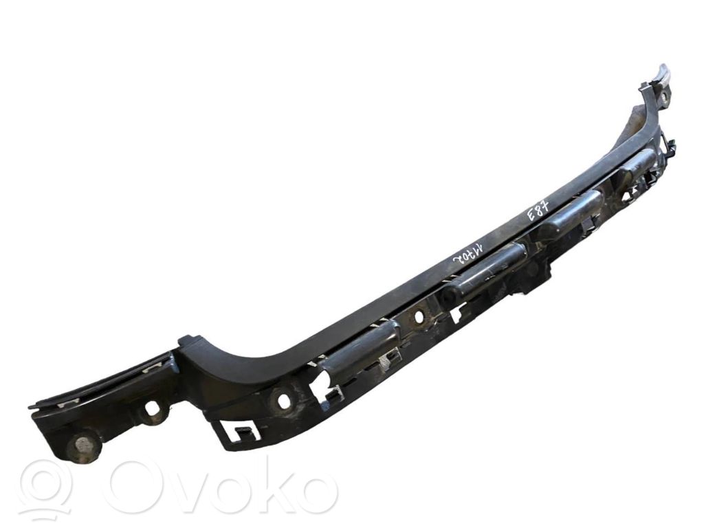 Rear bumper mounting bracket