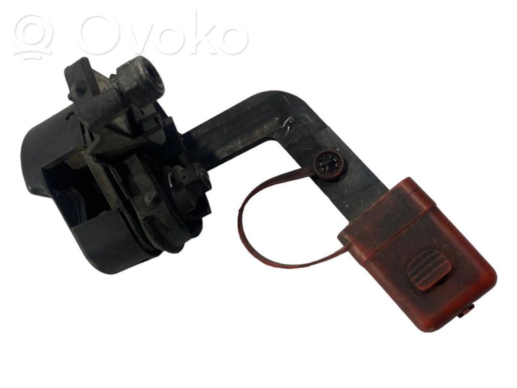 Positive wire connection assembly
