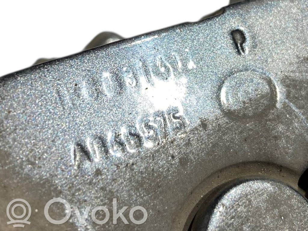 Priekšpusē apakšējā vira (eņģe)