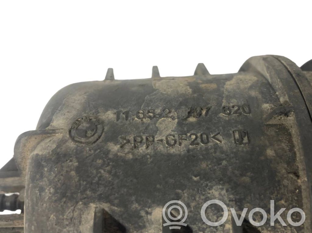Vacuum air tank