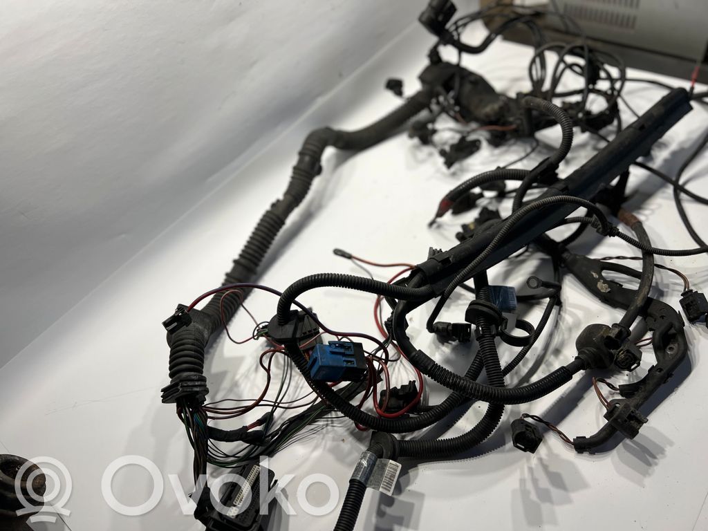 Dzinēja vadu instalācija