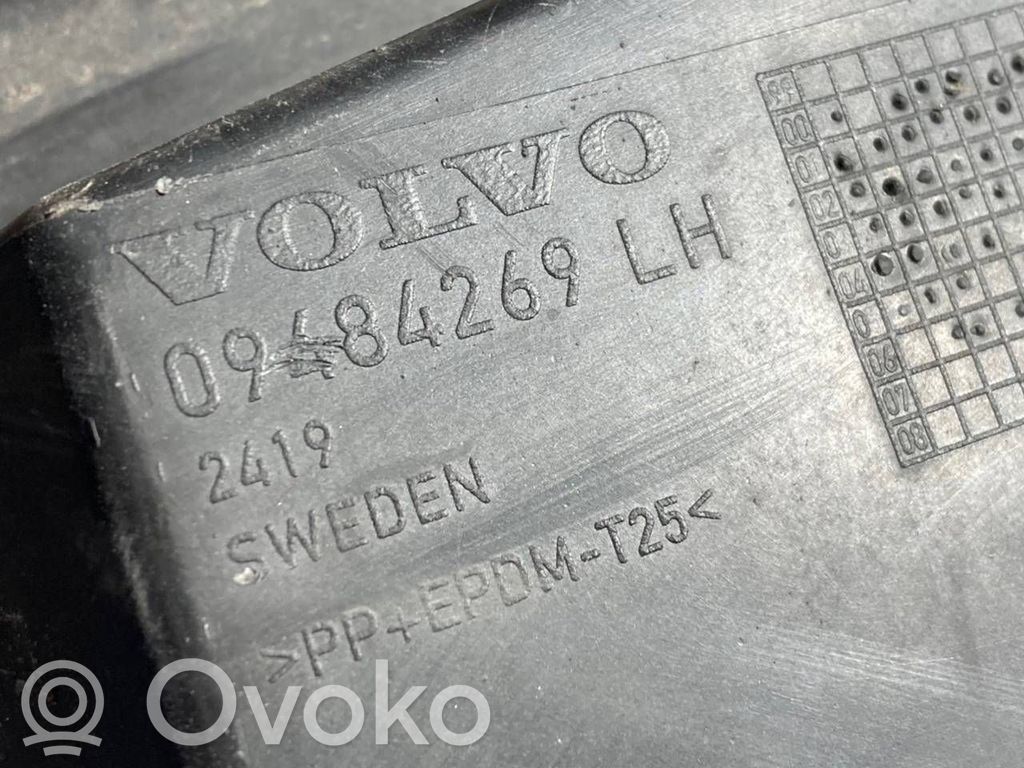 Priekšpusē bampera turētājs