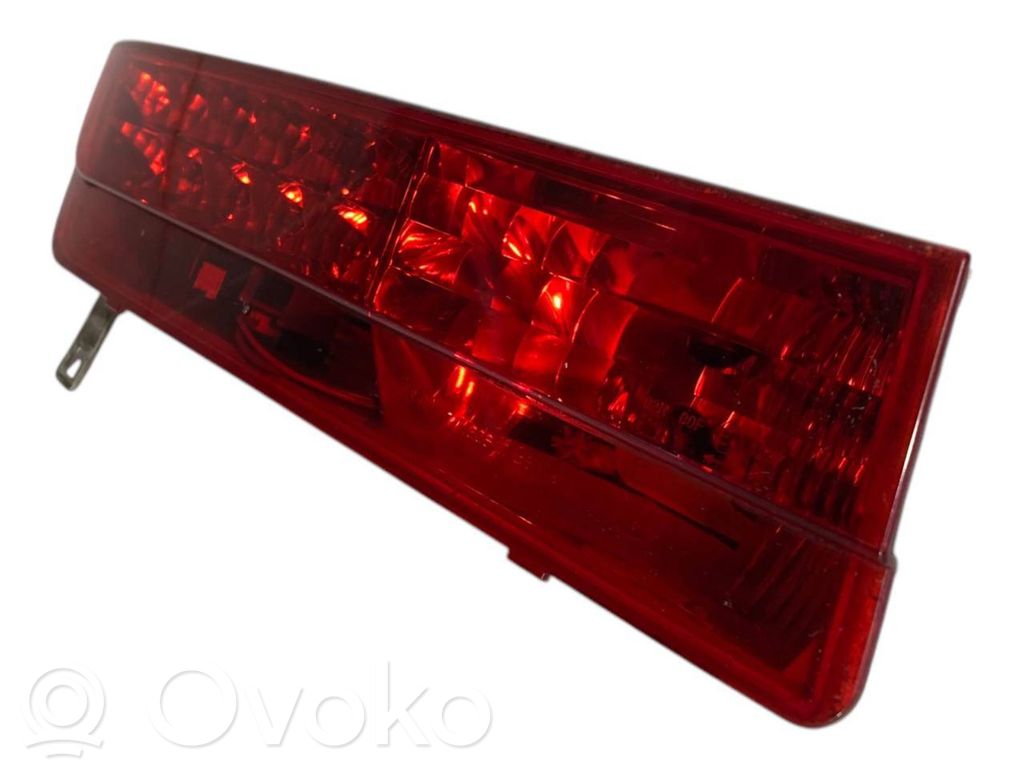 Taillight in the hood