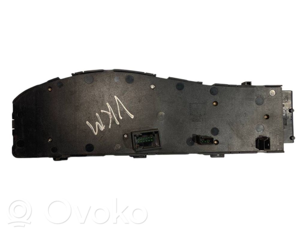 Seat adjustment switch(es)