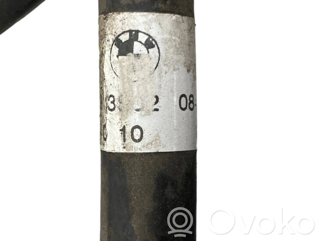 Lukturu mazgāšanas šķidruma trubiņa (-as)