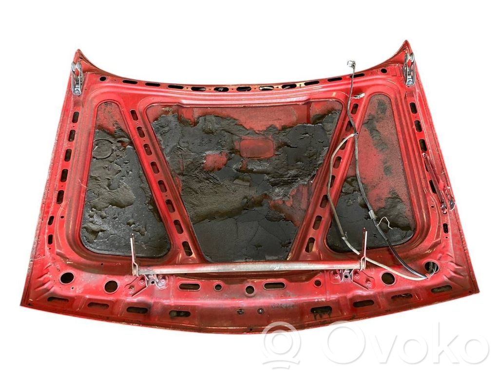 Dzinēja pārsegs (vāks)