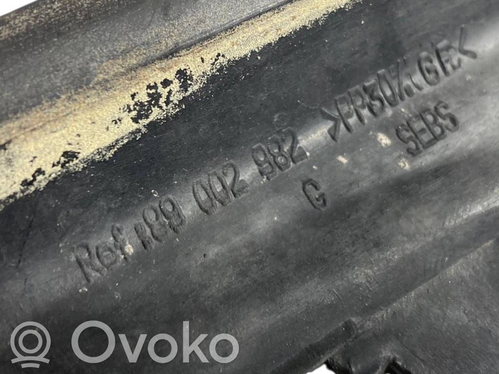 Priekšējā luktura dekoratīvā apdare