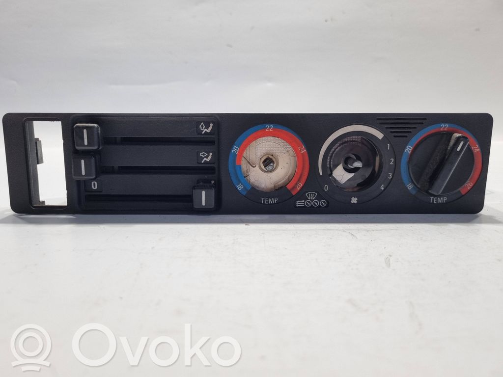 Air conditioning / climate control / interior heating control unit (in the passenger compartment)