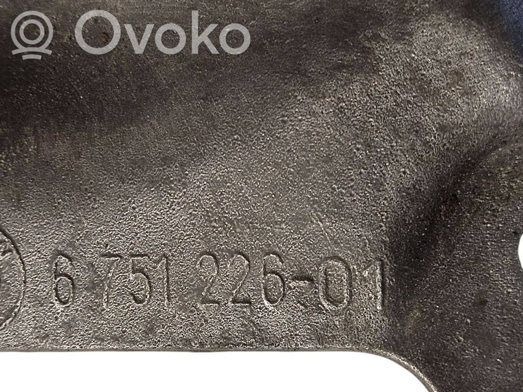 Dzinēja nostiprināšanas stiprinājums-kronšteins