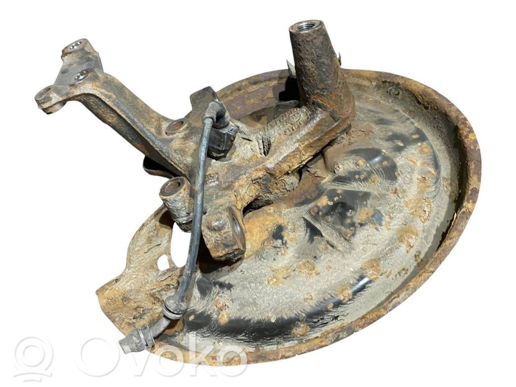 Aizmugurē riteņa rumbas vārpstas šarnīrs (stupica, capfa)