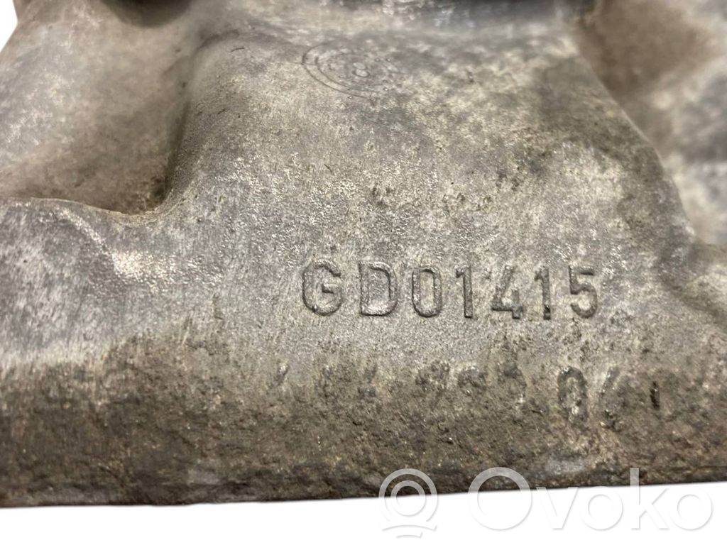 Engine mounting bracket