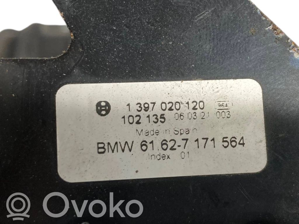 Aizmugurējā loga tīrītāja motoriņš