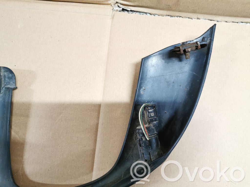 Apakšējā bampera daļa