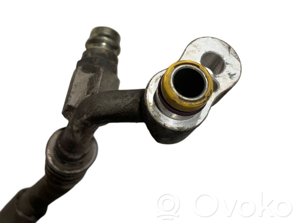 Air conditioner pipe(s) / hose(s)