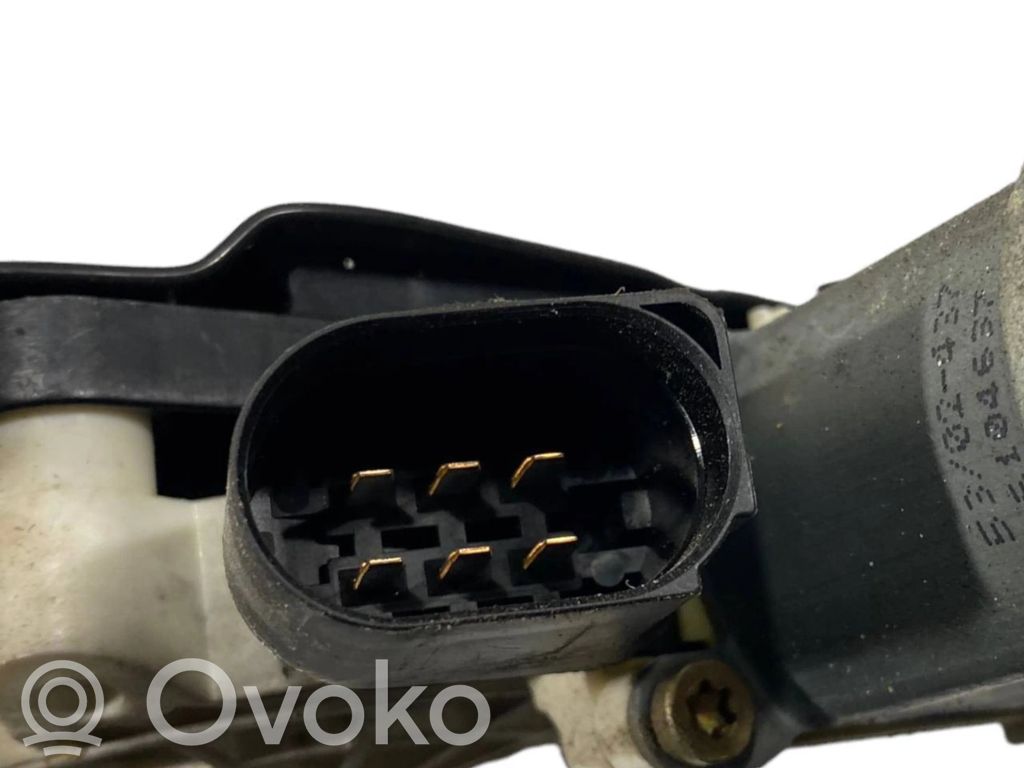 Priekšpusē elektriskā loga pacelšanas mehānisma komplekts
