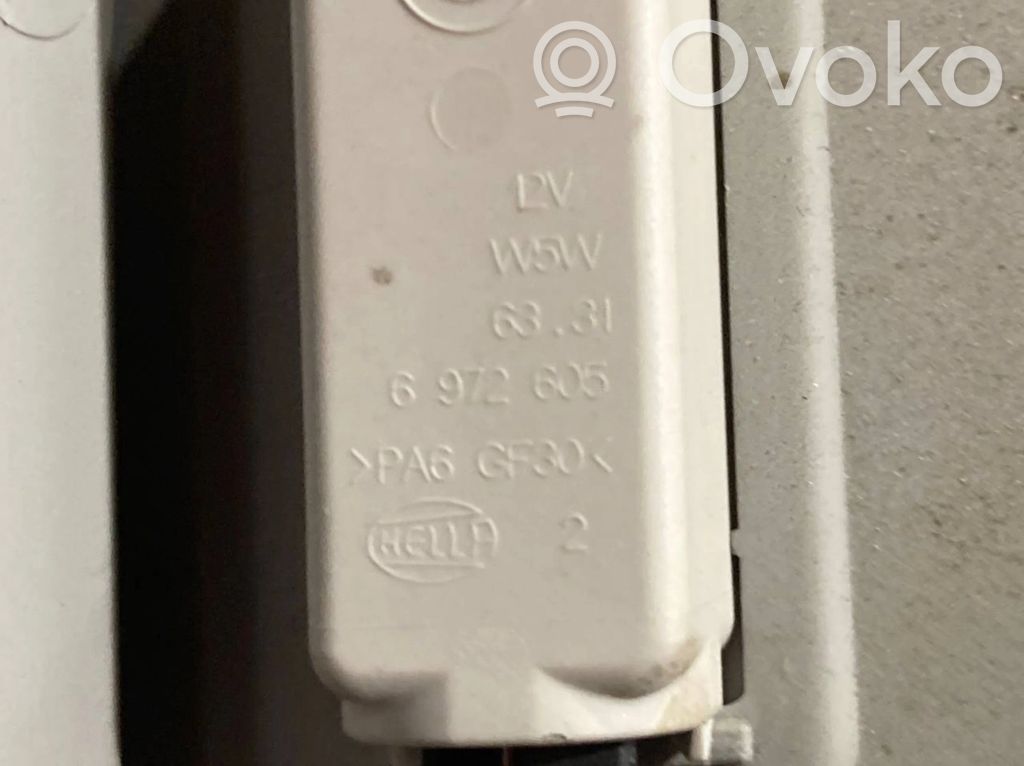 (D) statņa dekoratīvā apdare (augšdaļa)