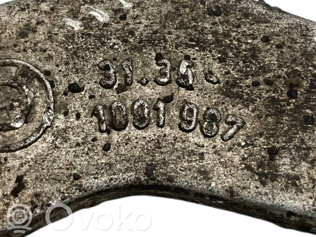 Stabilizatora stiprinājums (priekšā)