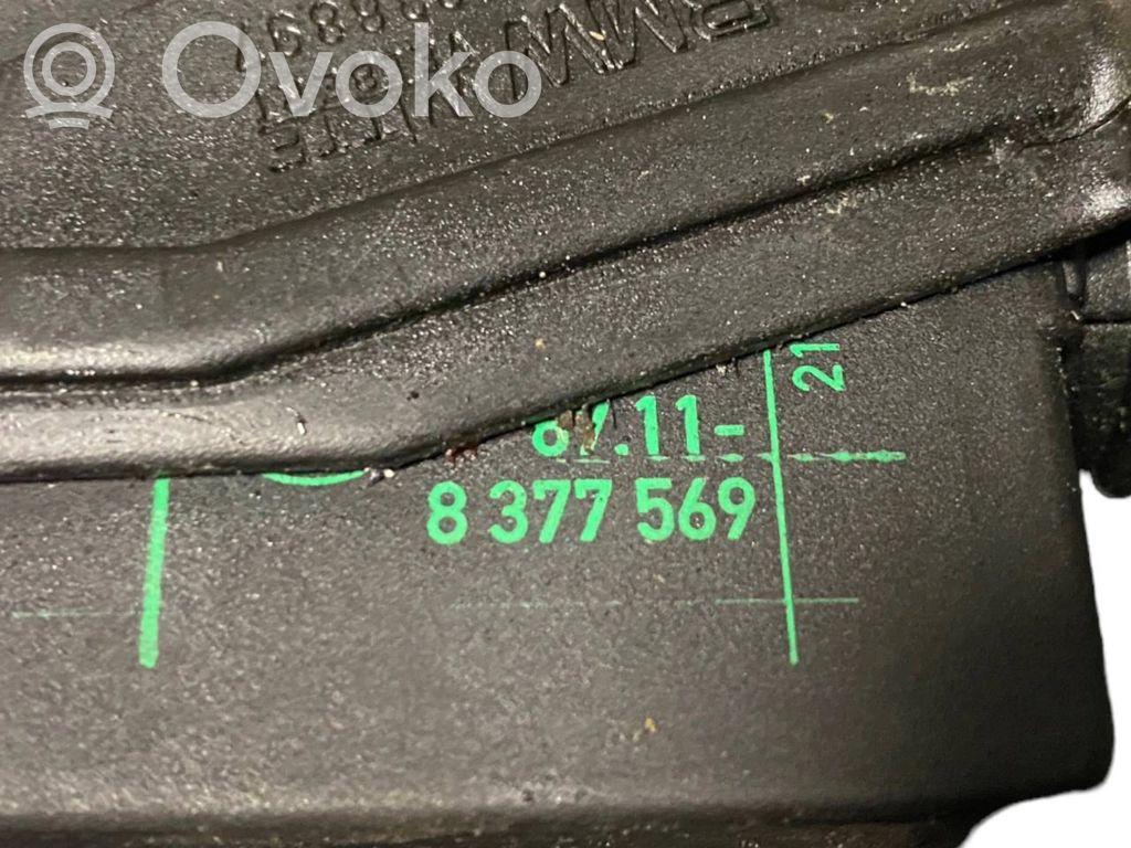 Aizmugurējā pārsega slēdzene