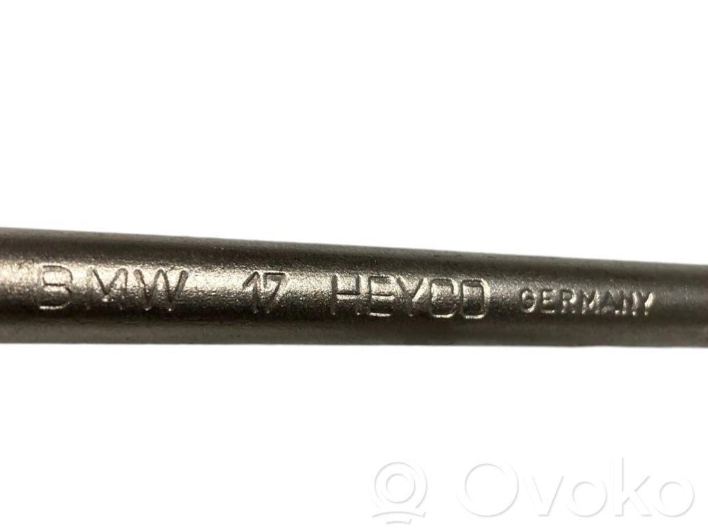 Riteņu uzgriežņatslēga