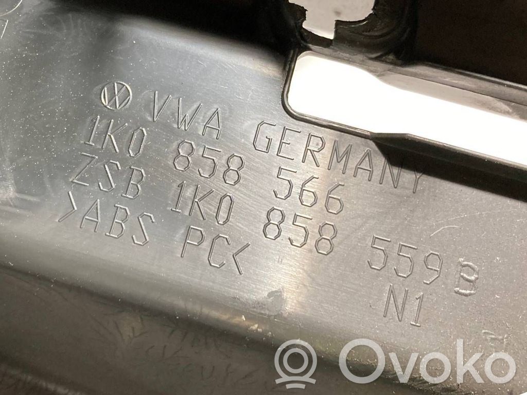 Stūres ass dekoratīvā apdare