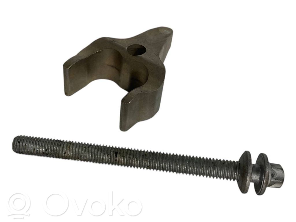 Nozzle holder/shoulder
