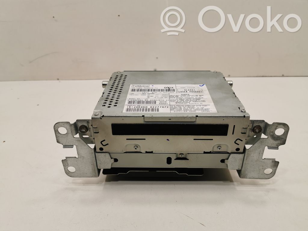Radio / CD/DVD player / navigation
